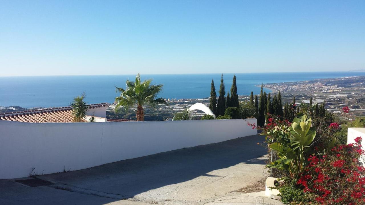 Villa Perla Blanca Sayalonga Екстер'єр фото