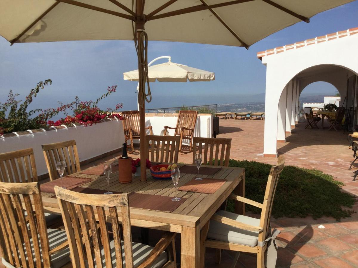 Villa Perla Blanca Sayalonga Екстер'єр фото