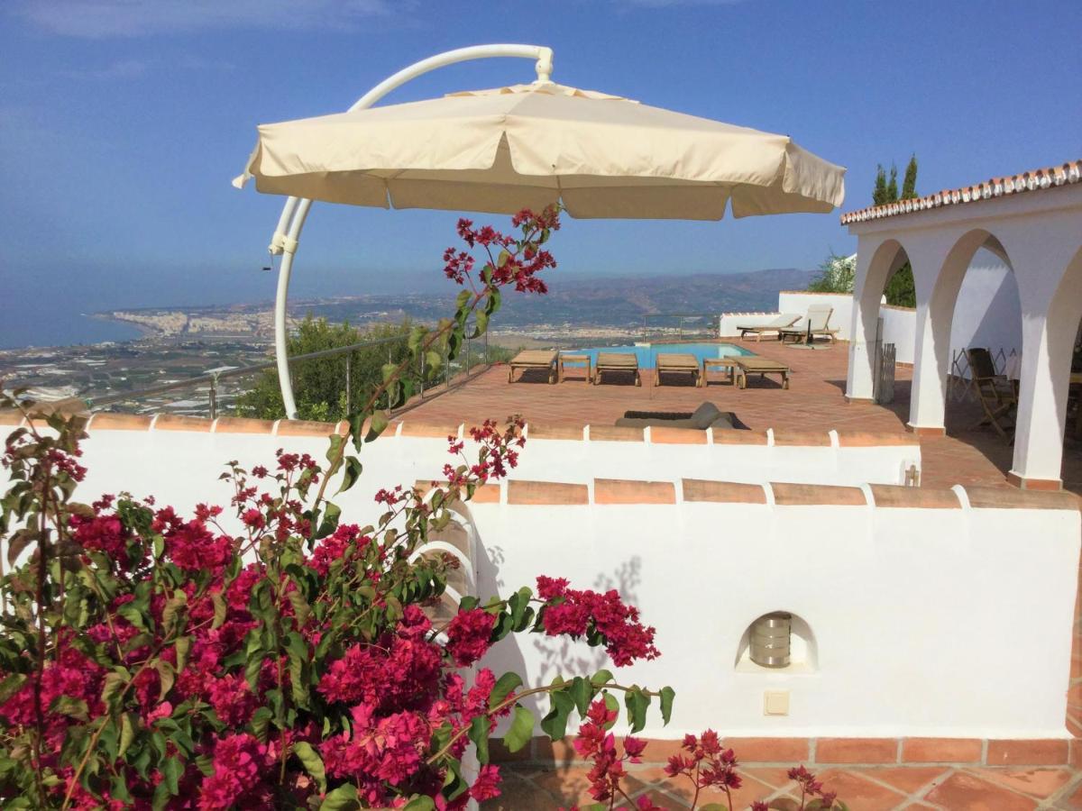 Villa Perla Blanca Sayalonga Екстер'єр фото