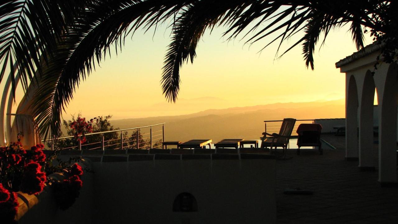 Villa Perla Blanca Sayalonga Екстер'єр фото
