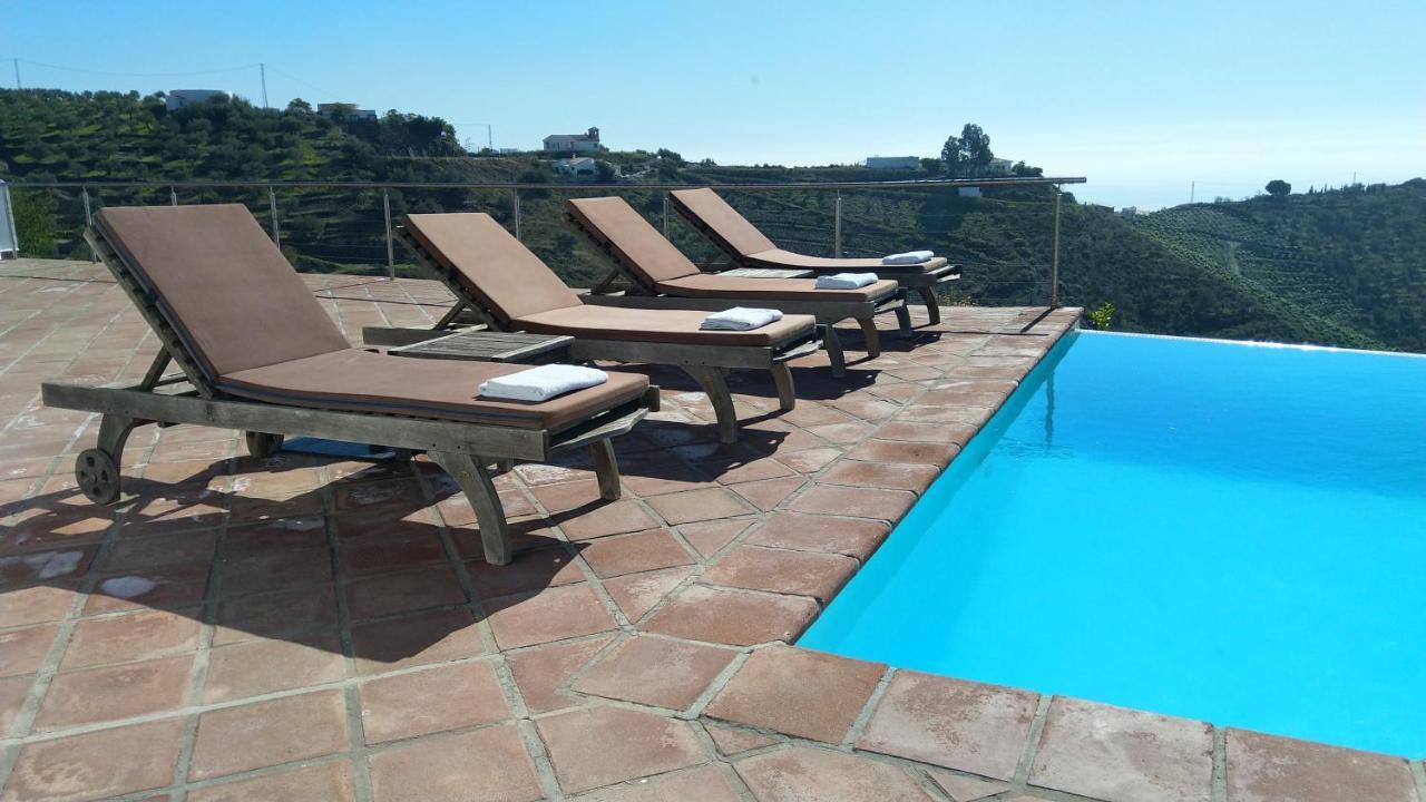 Villa Perla Blanca Sayalonga Екстер'єр фото