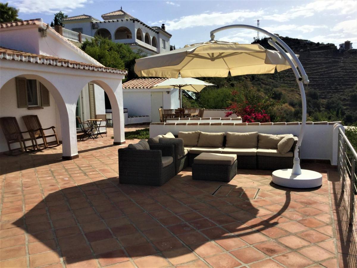 Villa Perla Blanca Sayalonga Екстер'єр фото