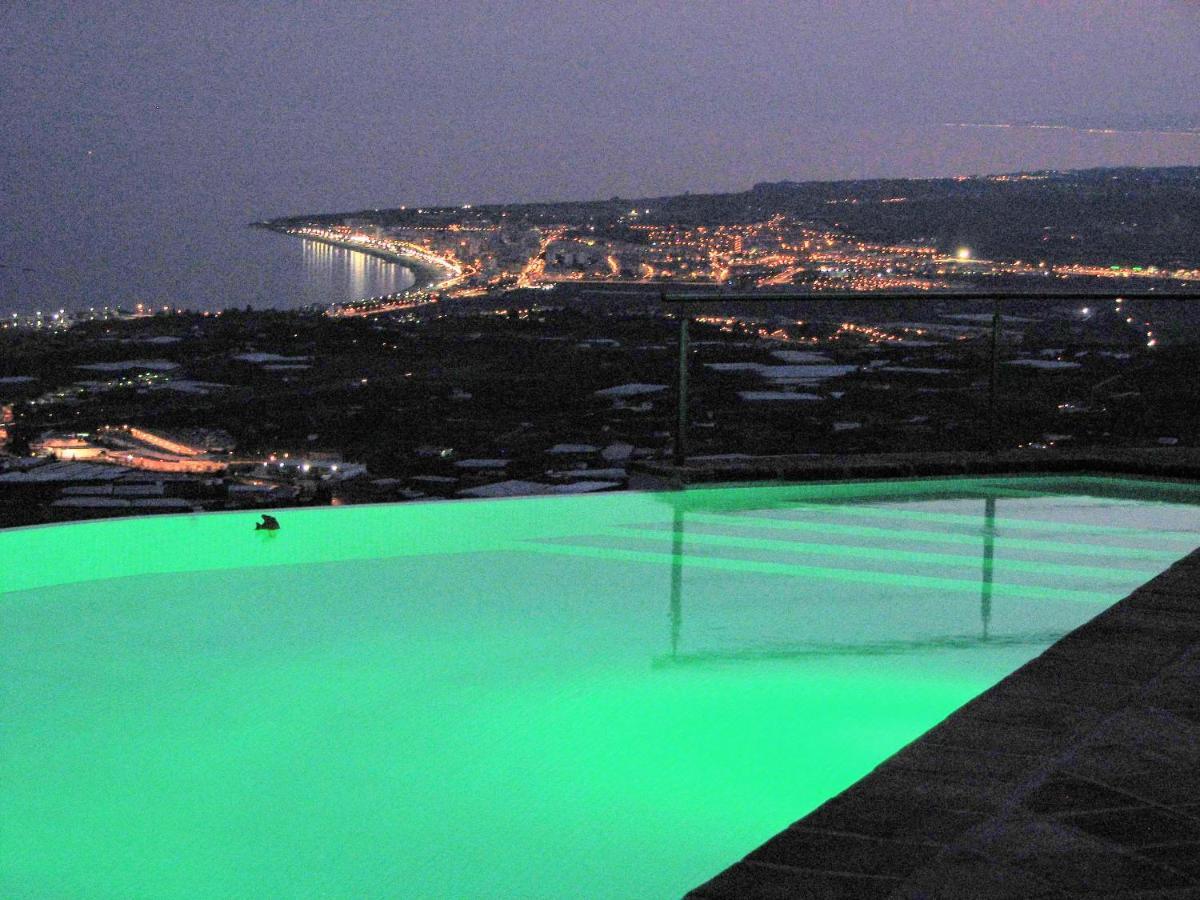 Villa Perla Blanca Sayalonga Екстер'єр фото